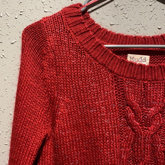Red sweater - Picture 4 of 6